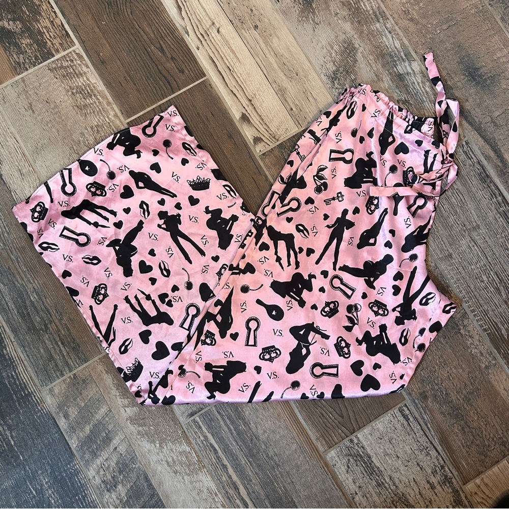 💕Vintage Y2K💕Victoria's Secret Women’s Pink & Black Graphic Pajama Bottoms